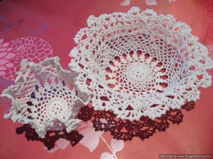 doilie bowls